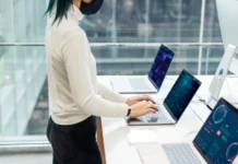 AI-powered search engines challenge traditional online discovery methods